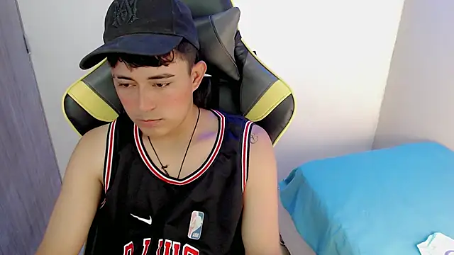 Tatann 18 online show from November 26, 2025, 8:31 pm