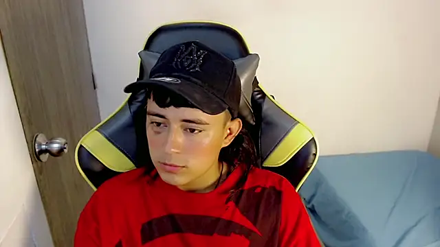 Tatann 18 online show from November 15, 2025, 3:05 pm