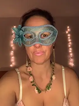 massagistahotbrunette online show from March 26, 2026, 9:35 pm