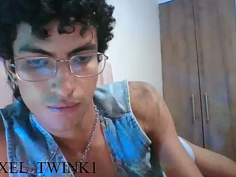 axel love13 online show from November 11, 2025, 12:05 am