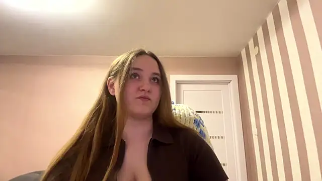 BabyBlissxx online show from April 22, 2026, 9:43 pm