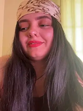 candicewest  online show from May 26, 2026, 6:39 pm