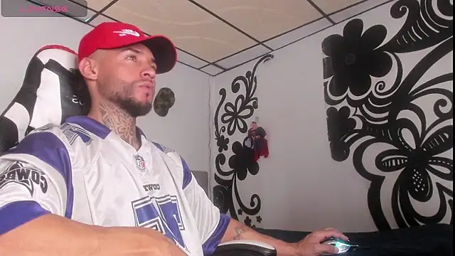 couple-hothot online show from November 11, 2025, 9:53 pm