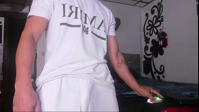 couple-hothot online show from November 15, 2025, 10:14 pm