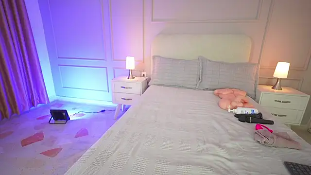 hanna  w online show from February 7, 2026, 3:25 am