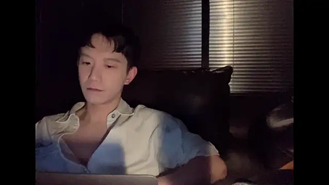 CouplingCry online show from November 30, 2025, 2:51 pm