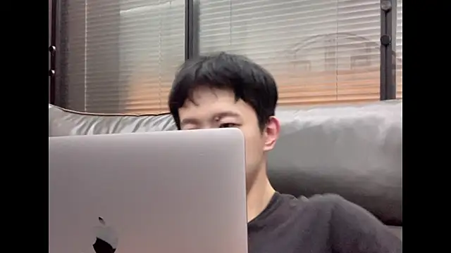 CouplingCry online show from November 29, 2025, 2:17 pm