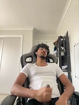 Snapshot of jayluvsu69 chatting on November 7, 2025, 2:05 am jayluvsu69 online show from November 7, 2025, 2:05 am