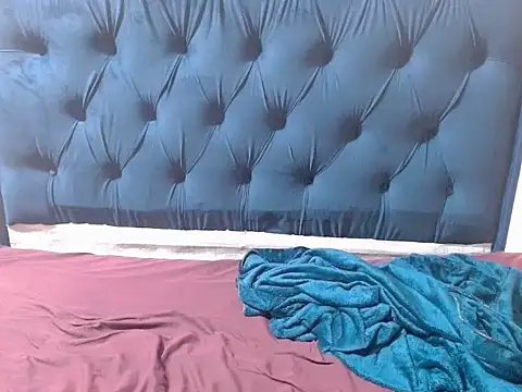 Peachesx25 online show from November 17, 2025, 6:50 am