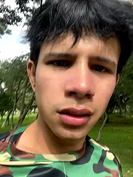 Snapshot of Bay_freedo chatting on November 8, 2025, 7:39 pm Bay freedo online show from November 8, 2025, 7:39 pm