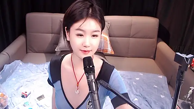 ruirui998 online show from January 7, 2026, 10:42 am