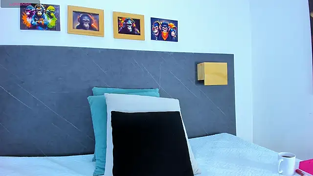 Snapshot of Andhrea_Vale chatting on February 11, 2026, 12:16 pm Andhrea Vale online show from February 11, 2026, 12:16 pm