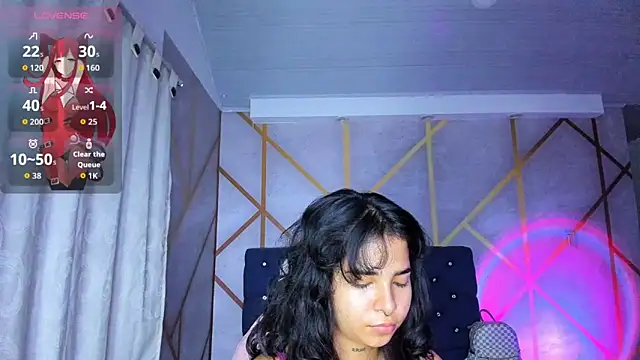 Snapshot of _vaiolet_owo chatting on February 8, 2026, 5:05 am vaiolet owo online show from February 8, 2026, 5:05 am