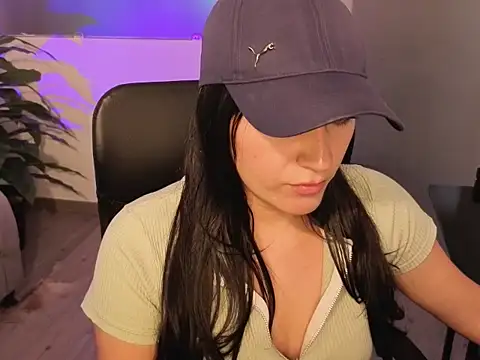 Dhany Naugthy  online show from November 28, 2025, 11:27 pm