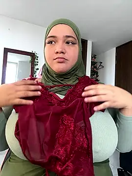 sweetmuslim01 online show from January 18, 2026, 5:05 pm