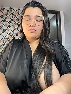 Snapshot of sweetmuslim01 chatting on March 21, 2025, 12:29 am sweetmuslim01 online show from March 21, 2025, 12:29 am