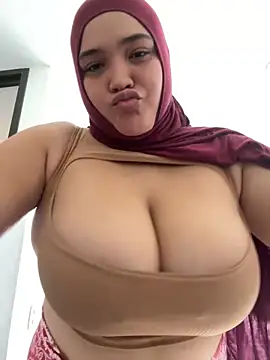 Snapshot of sweetmuslim01 chatting on March 2, 2025, 8:57 pm sweetmuslim01 online show from March 2, 2025, 8:57 pm