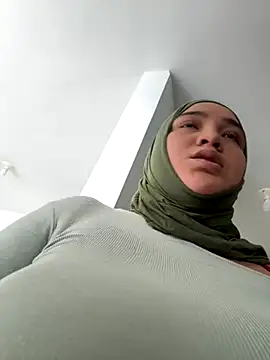 Snapshot of sweetmuslim01 chatting on October 3, 2025, 5:25 pm sweetmuslim01 online show from October 3, 2025, 5:25 pm