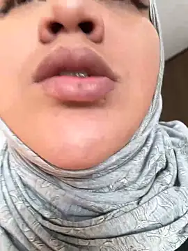 Snapshot of sweetmuslim01 chatting on March 15, 2025, 9:49 pm sweetmuslim01 online show from March 15, 2025, 9:49 pm