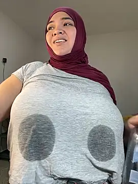 Snapshot of sweetmuslim01 chatting on February 21, 2025, 1:55 am sweetmuslim01 online show from February 21, 2025, 1:55 am