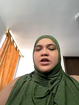 Snapshot of sweetmuslim01 chatting on September 21, 2025, 3:28 pm sweetmuslim01 online show from September 21, 2025, 3:28 pm