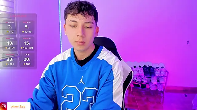 Snapshot of oliveer__kyy chatting on November 7, 2025, 3:16 pm oliveer kyy online show from November 7, 2025, 3:16 pm