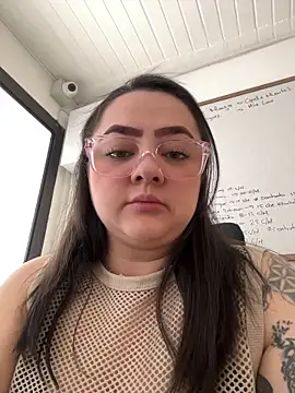 cleo wale  online show from November 9, 2025, 4:22 pm