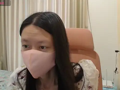 Snapshot of Lil-Cherries chatting on December 21, 2025, 5:31 am Lil-Cherries online show from December 21, 2025, 5:31 am