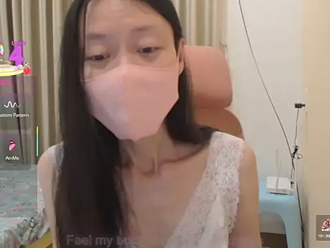 Snapshot of Lil-Cherries chatting on November 16, 2025, 3:50 pm Lil-Cherries online show from November 16, 2025, 3:50 pm