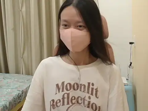 Snapshot of Lil-Cherries chatting on January 11, 2026, 1:18 pm Lil-Cherries online show from January 11, 2026, 1:18 pm