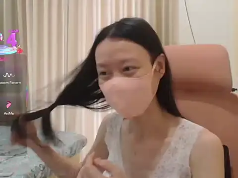 Snapshot of Lil-Cherries chatting on November 17, 2025, 4:49 am Lil-Cherries online show from November 17, 2025, 4:49 am