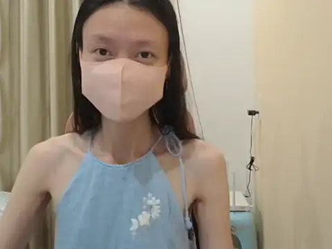 Lil-Cherries online show from April 9, 2026, 2:01 pm