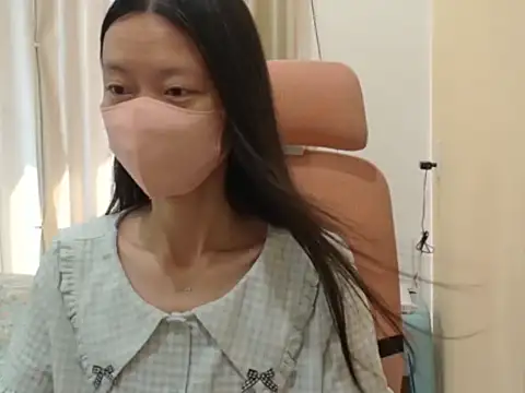 Snapshot of Lil-Cherries chatting on January 9, 2026, 3:35 am Lil-Cherries online show from January 9, 2026, 3:35 am