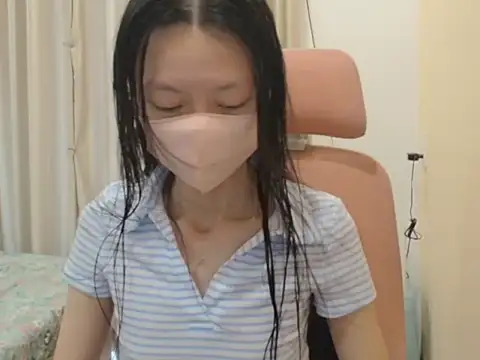 Snapshot of Lil-Cherries chatting on March 1, 2026, 9:42 am Lil-Cherries online show from March 1, 2026, 9:42 am