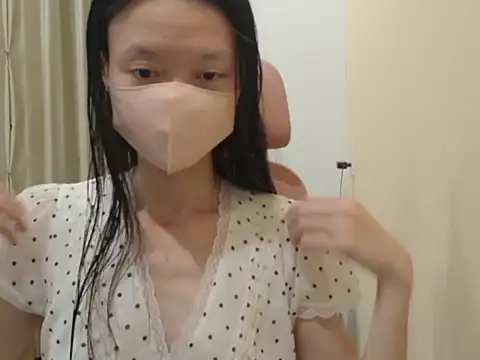 Snapshot of Lil-Cherries chatting on February 15, 2026, 2:49 pm Lil-Cherries online show from February 15, 2026, 2:49 pm