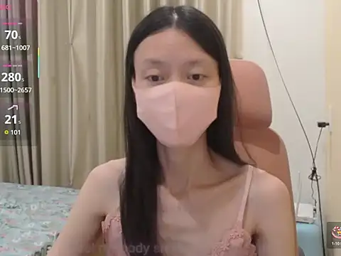 Snapshot of Lil-Cherries chatting on November 28, 2025, 2:28 pm Lil-Cherries online show from November 28, 2025, 2:28 pm