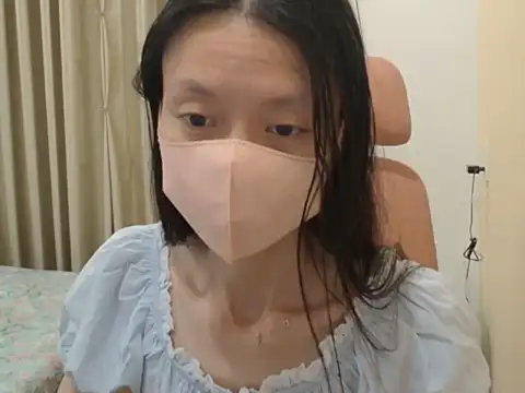 Snapshot of Lil-Cherries chatting on February 25, 2026, 1:11 pm Lil-Cherries online show from February 25, 2026, 1:11 pm