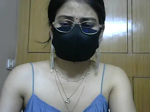 Fairy Pie online show from May 25, 2026, 6:28 pm