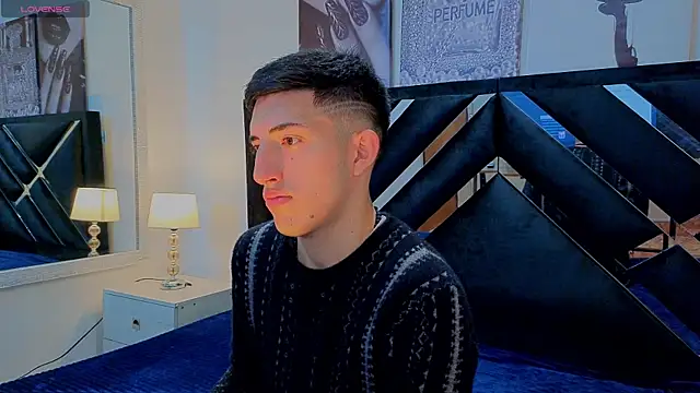 Un Sluttyy online show from April 14, 2026, 11:15 am