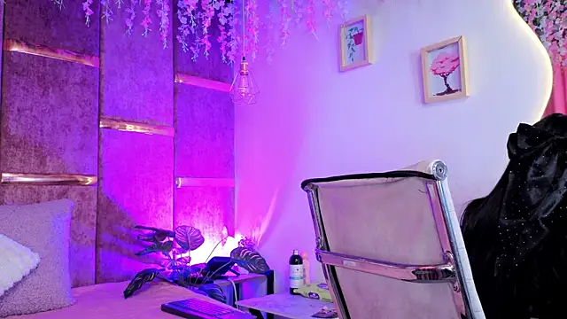 AuroraLanee  online show from November 28, 2025, 7:14 pm