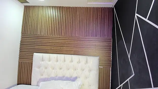 ZarinaWynne online show from March 26, 2026, 1:20 pm