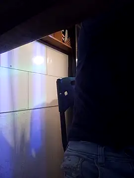 themorenofit08 online show from December 5, 2025, 12:43 am