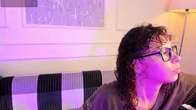 AliceMadnes online show from March 28, 2026, 12:28 pm