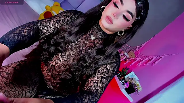 Lovely-Hinata online show from June 20, 2026, 4:39 am