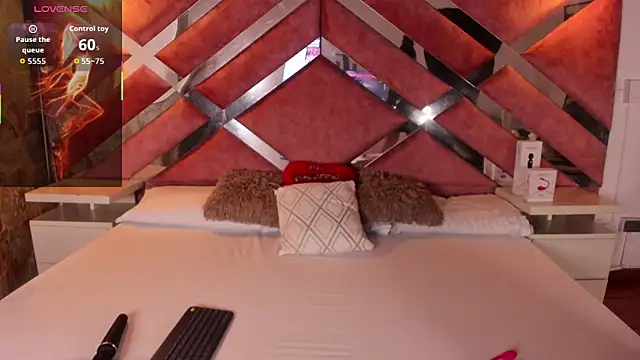 Lily Queen30 online show from November 22, 2025, 8:18 pm