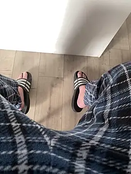 Snapshot of BigLee999 chatting on November 7, 2025, 12:31 pm BigLee999 online show from November 7, 2025, 12:31 pm