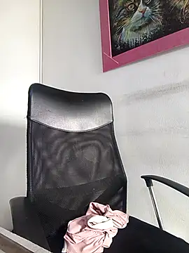 Snapshot of emilygrooe chatting on February 12, 2026, 5:45 pm emilygrooe online show from February 12, 2026, 5:45 pm