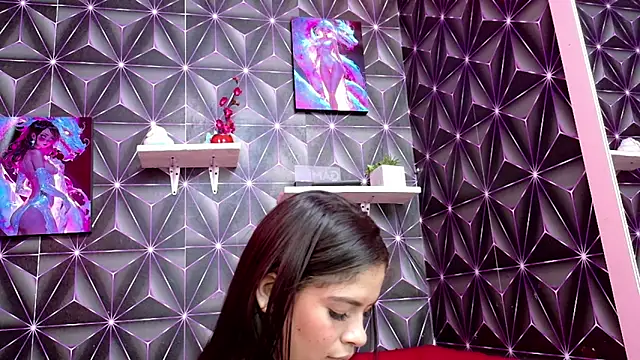 Snapshot of emilygrooe chatting on November 26, 2025, 8:20 pm emilygrooe online show from November 26, 2025, 8:20 pm