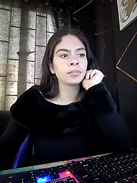 Snapshot of emilygrooe chatting on February 23, 2026, 10:10 pm emilygrooe online show from February 23, 2026, 10:10 pm