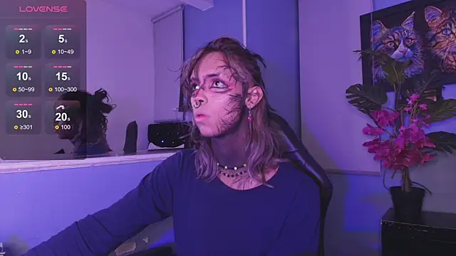 Snapshot of luxiel_ chatting on November 13, 2025, 10:46 pm luxiel online show from November 13, 2025, 10:46 pm